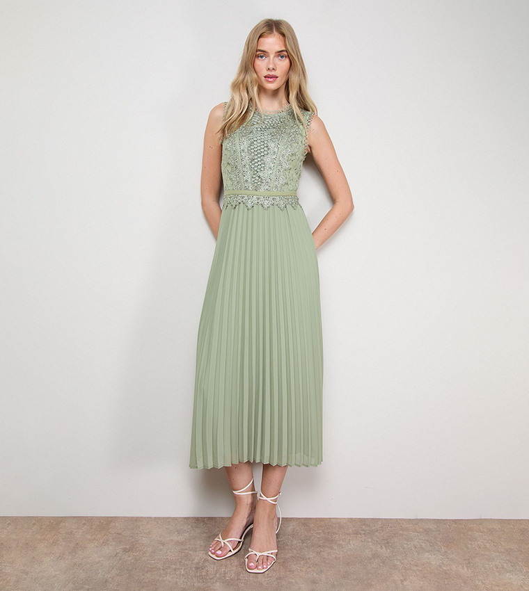 oasis green pleated dress Bright Green Oasis Lace Puff Sleeve Pleated Midi Dress