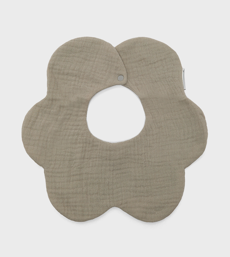 2 Pack 6-Layer Crepe Petal Bibs 