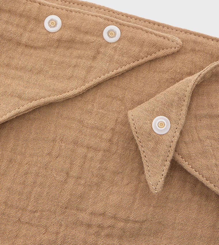A 6-Layer Crepe Triangular Bib