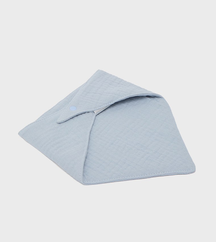 6-Layer Crepe Triangular Bib