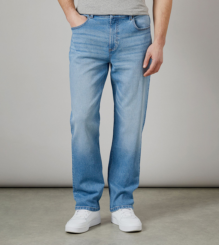Light Wash Stretch Straight Fit Jeans