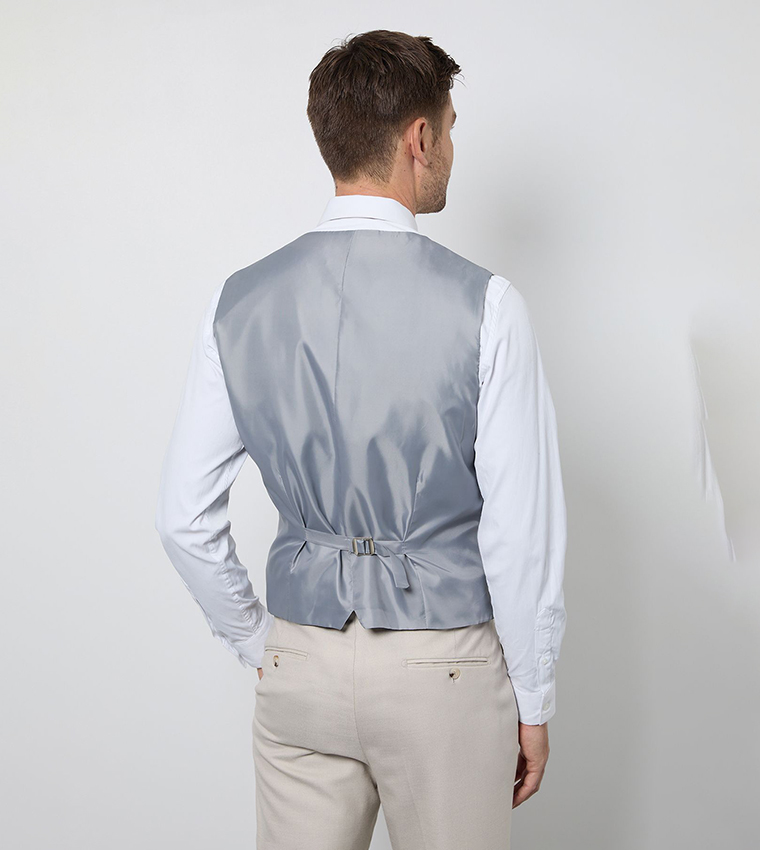 فيست بقصة ضيقة