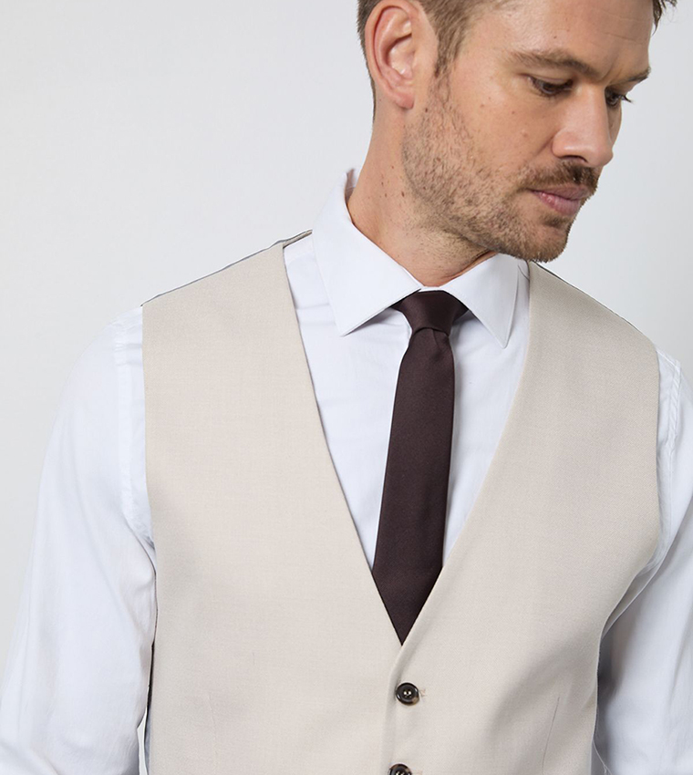 فيست بقصة ضيقة