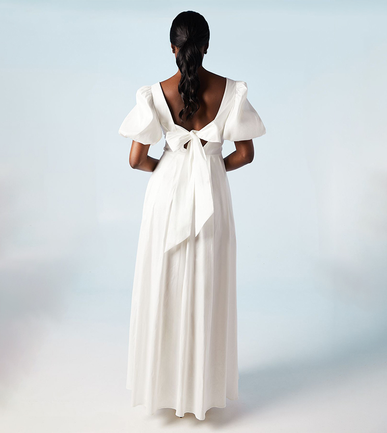 فستان زفاف ميدي برباط ساتان مزخرف