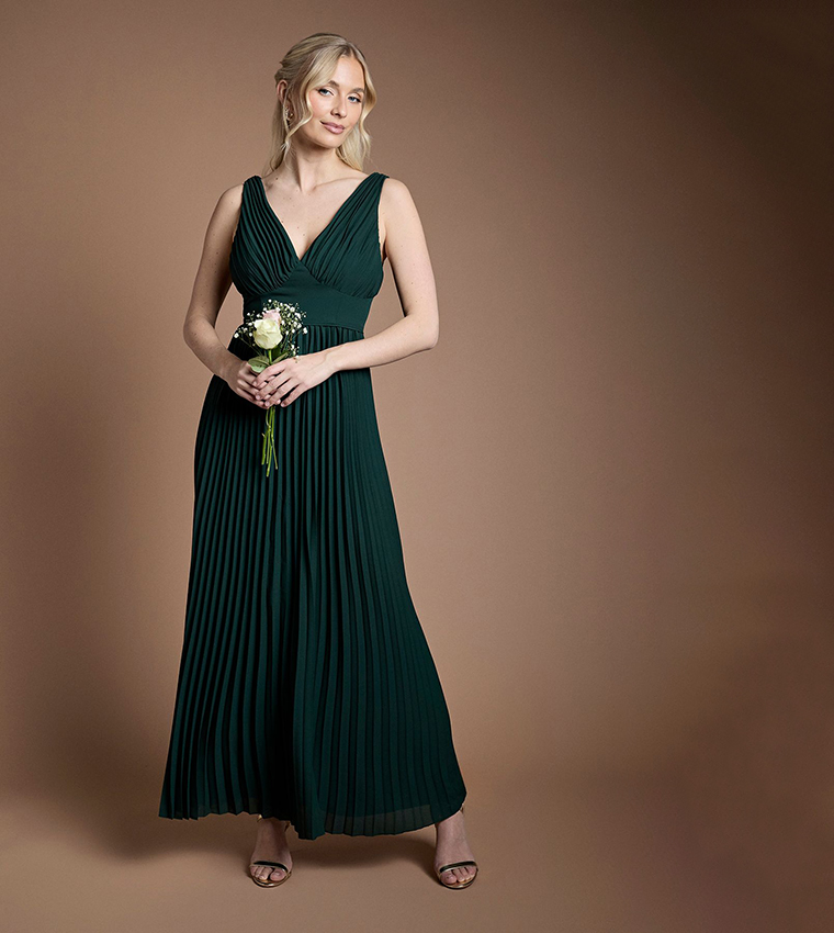 Buy Coast Pleated Plunge Neck Maxi Bridesmaid Dress In Green | 6thStreet Oman Buy Coast Pleated Plunge Neck Maxi Bridesmaid Dress In Green | 6thStreet Oman