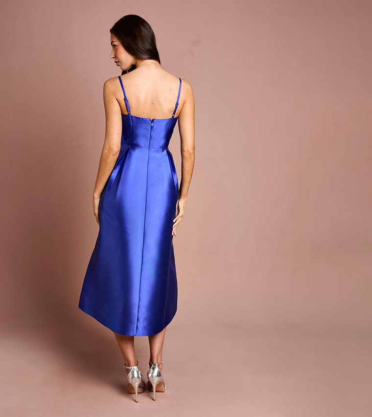 فستان ميدي بقبة V