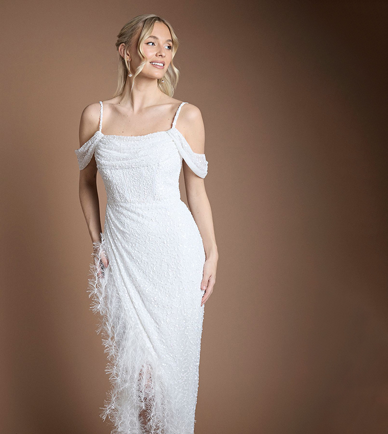 فستان زفاف ماكسي اوف شولدر  مزين بريش