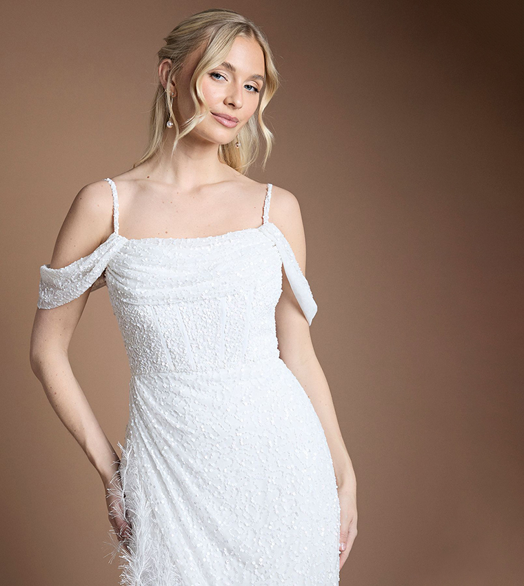 فستان زفاف ماكسي اوف شولدر  مزين بريش