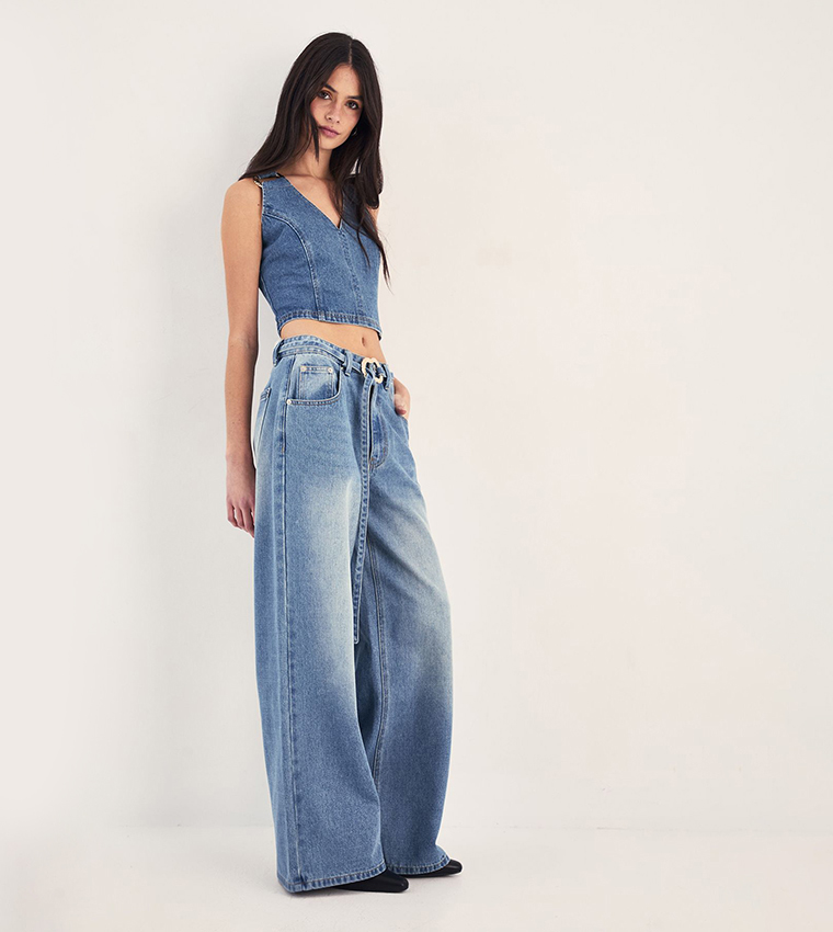 جينز واسع بحلقة 