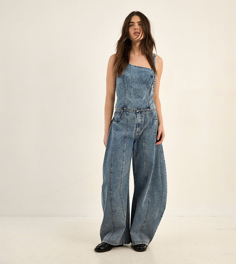 بنطلون جينز بقصة بالون 