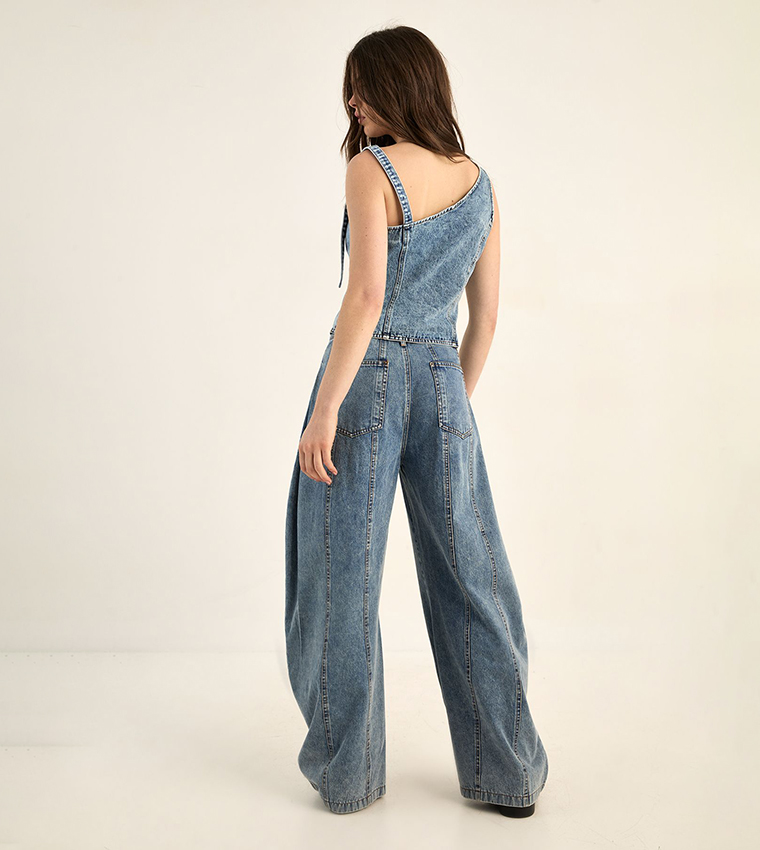 بنطلون جينز بقصة بالون 