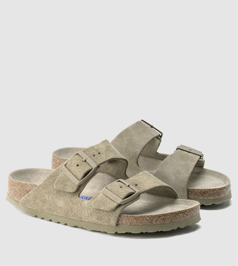 Birkenstock  Flat Sandals - Brown 