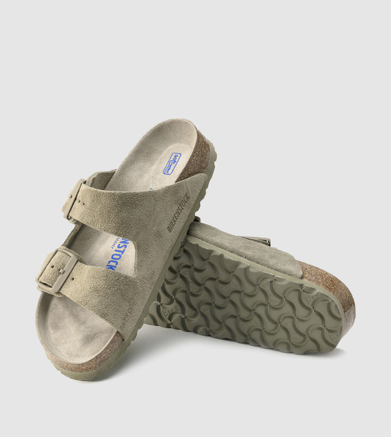 Birkenstock  Flat Sandals - Brown 