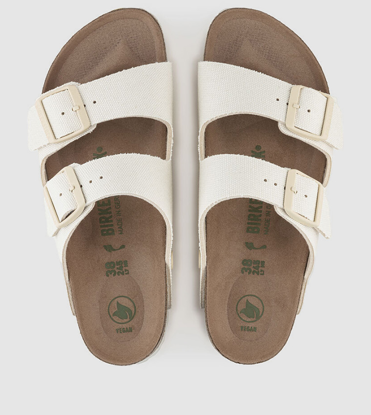 صندل مزين بمشبك 