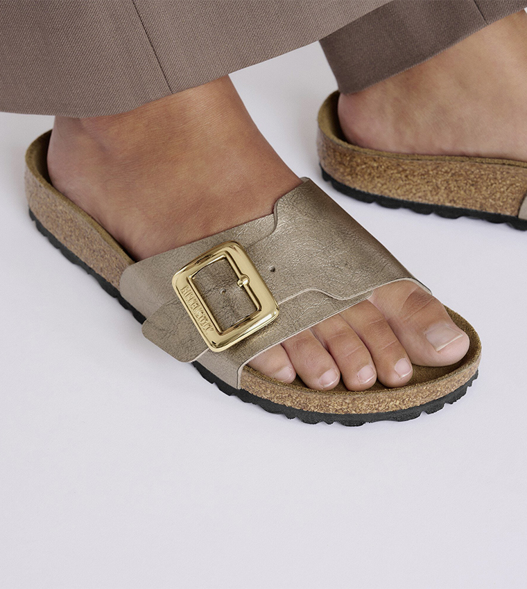 بيركنستوك  الصنادل المسطحة - بيج Flat Sandals