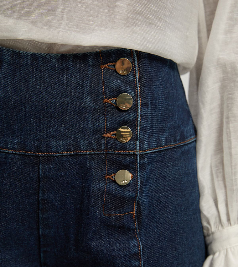 بنطلون جينز واسع مغسول بأزرار أمامية