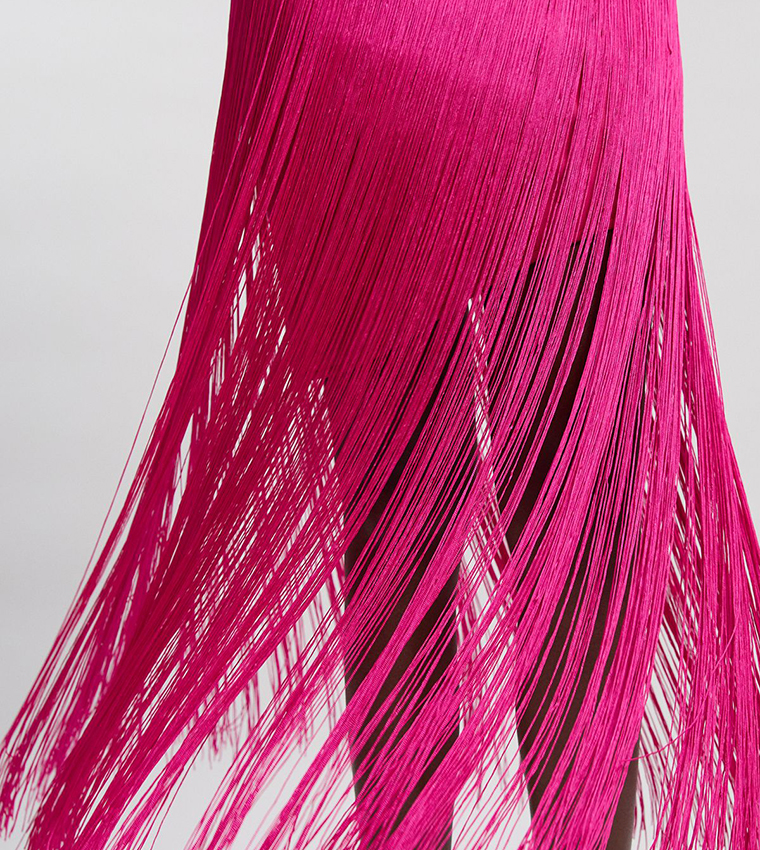 فستان محبوك ضيق بشرابات عند الحافة