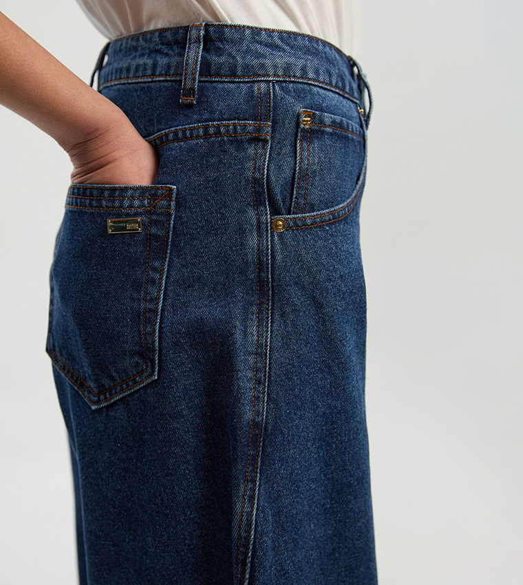 Petite Washed Barrel Fit Jeans