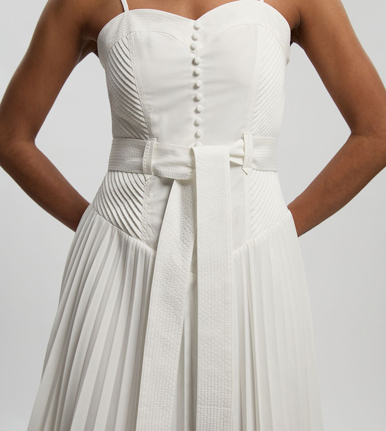 فستان ميدي بحمالات رفيعة بخصر منخفض وخياطة بارزة