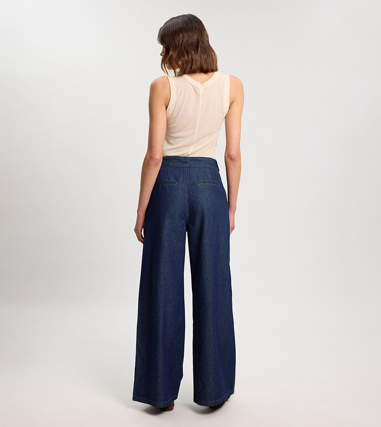 Washed Belted Wide Leg Jeans