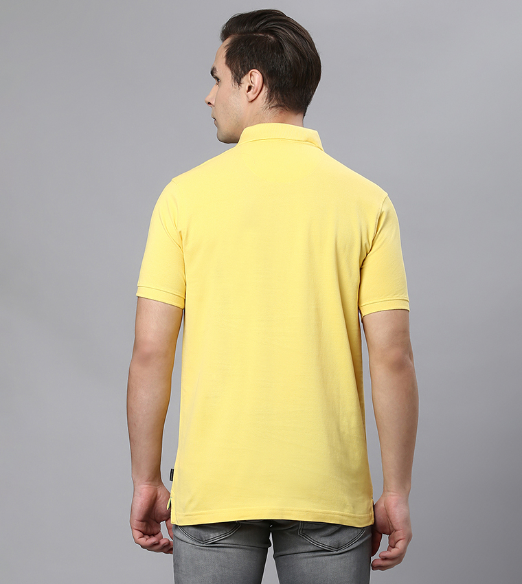 تيشيرت بولو مطرز بأكمام قصيرة و شعار الماركة 