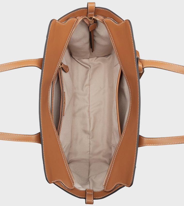 شنطة توت نسائية بخياطةة متباينة