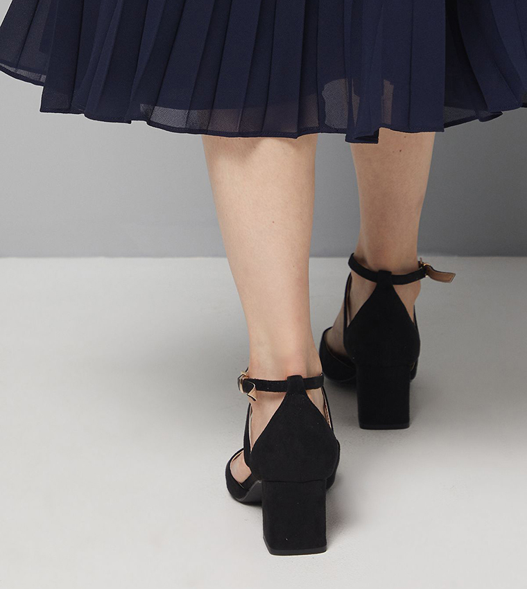 Good For the Sole  Pumps - Black Pumps