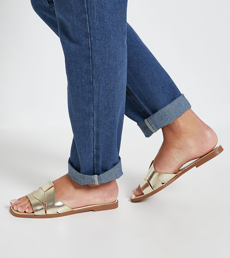 Flossy Faux Leather Interwoven Flat Sandals