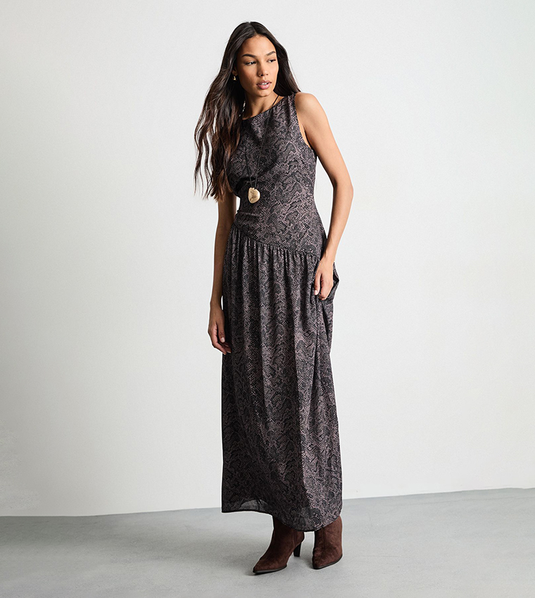 Buy Warehouse Printed Dropped Waist Chiffon Tiered Maxi Dress In Brown |  6thstreet Qatar