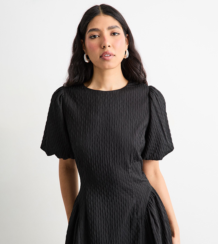 Textured Godet Side Puff Sleeves Midaxi Dress