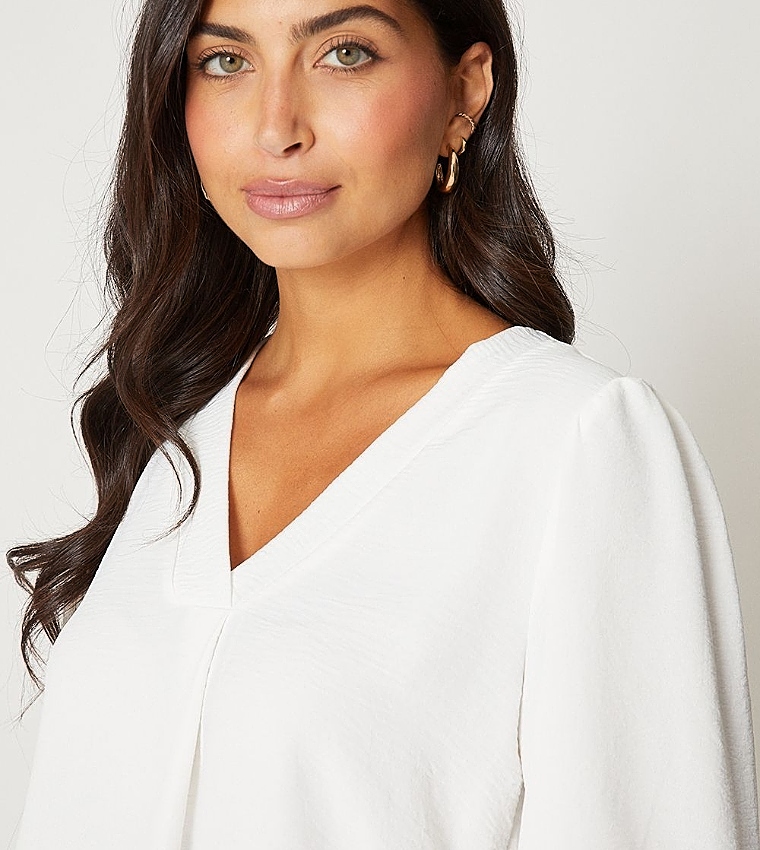 Wallis V-Neck Overhead Top