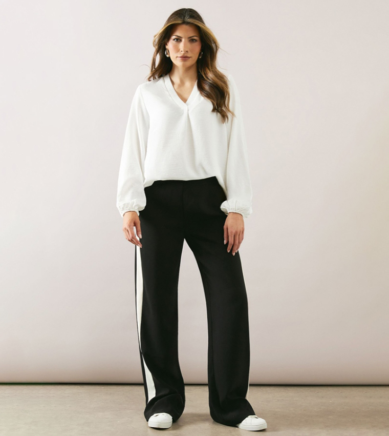 Wallis V-Neck Overhead Top