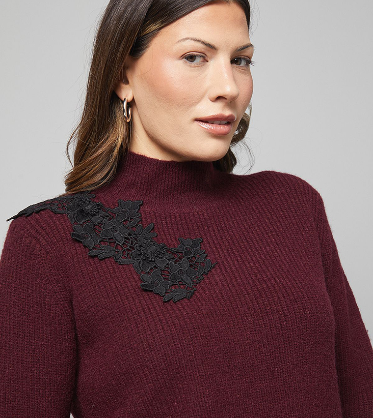 سويتر برقبة عالية 