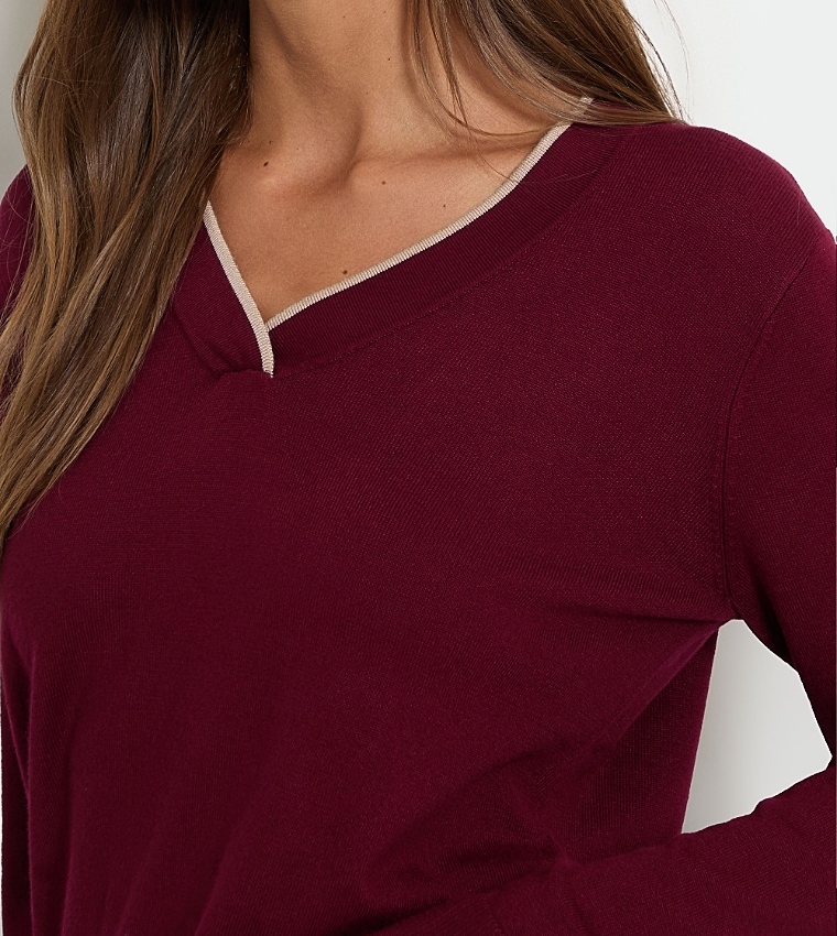 Contrast Hem V-Neck Sweater