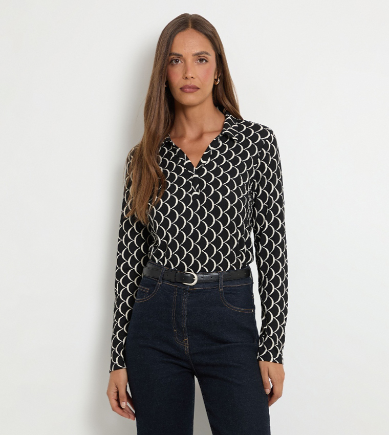 Scallop Collared Long Sleeves Top