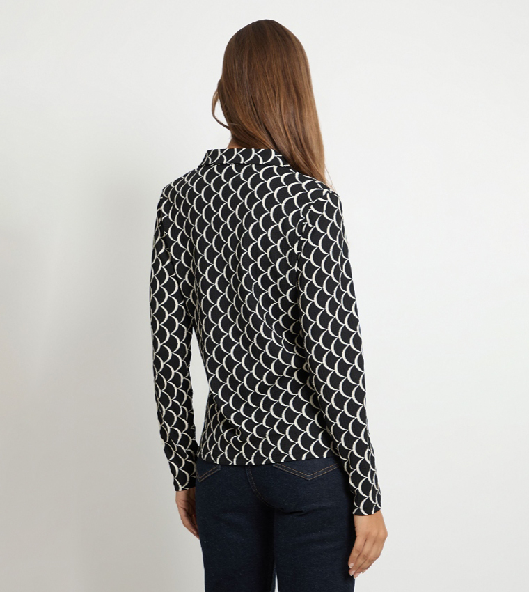 Scallop Collared Long Sleeves Top