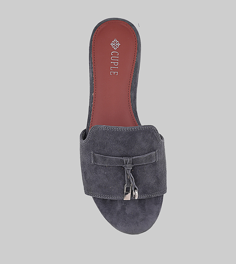 صندل فلات بمقدمة مفتوحة وشراشيب