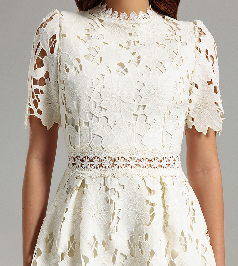 فستان ميدي دانتيل كم قصير