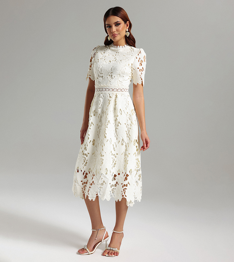 فستان ميدي دانتيل كم قصير