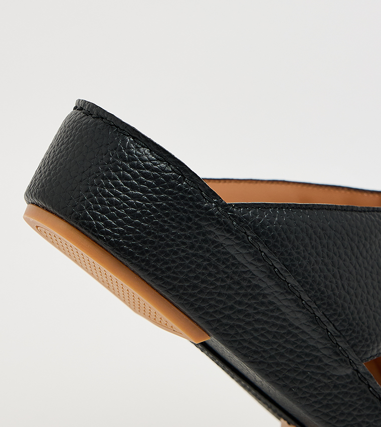 Textured Open Toe Arabic Sandals