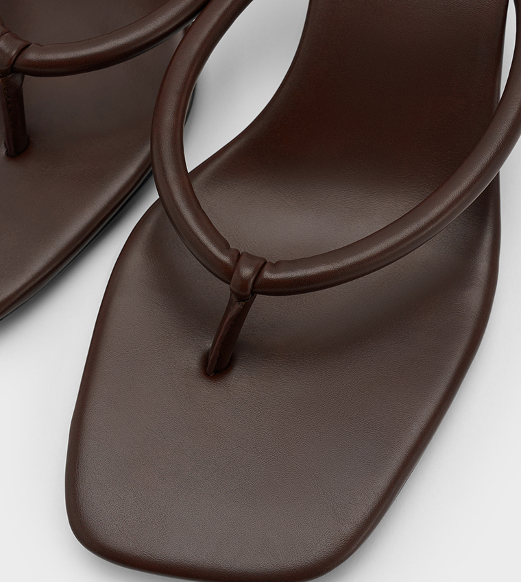 Solid Toe Post Kitten Heel Sandals