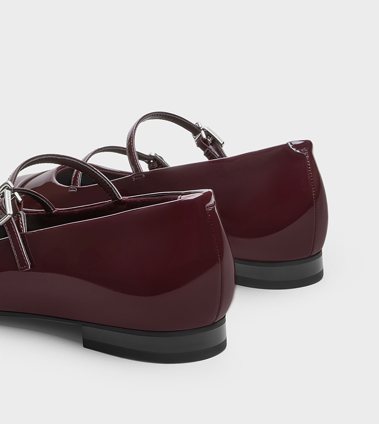 صندل بكعب مربع وحزام كاحل 