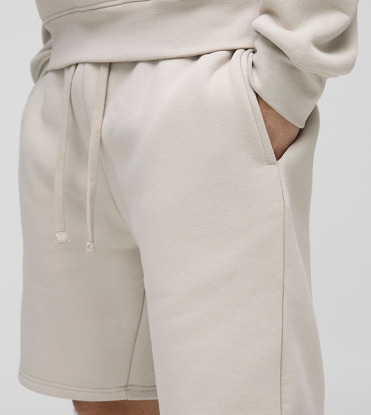 Loose Fit Mid Rise Basic Shorts