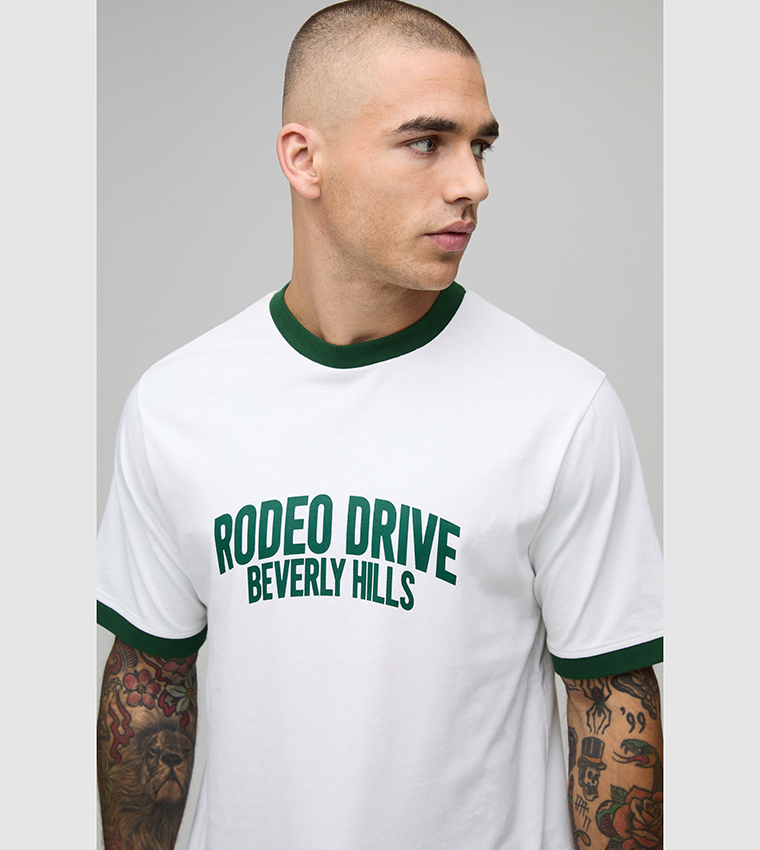 تيشيرت بكم قصير بطبعة شعار