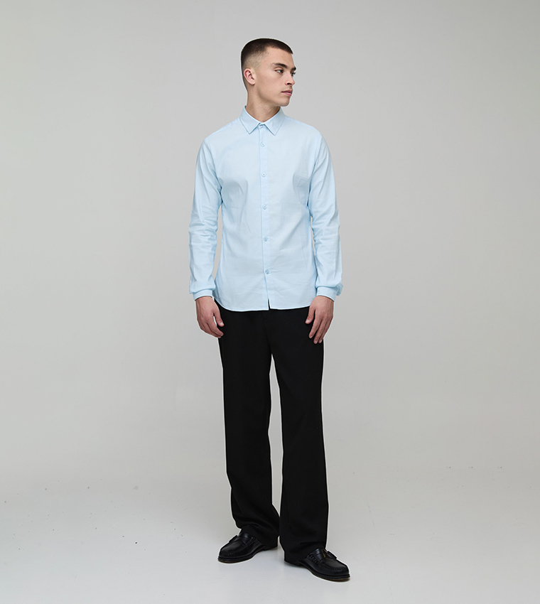 قميص ضيق كم طويل