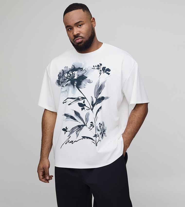 تيشيرت أوفرسايز بطبعة زهور للمقاسات الكبيرة