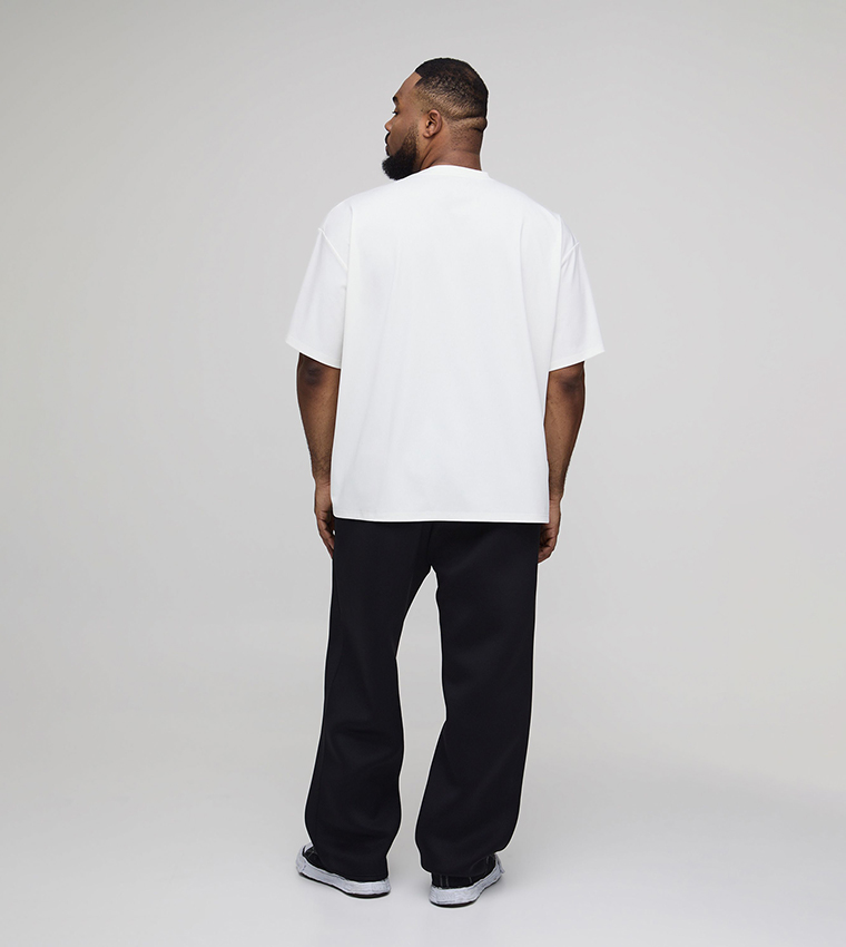 تيشيرت أوفرسايز بطبعة زهور للمقاسات الكبيرة