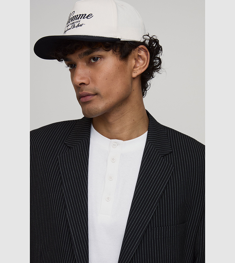 جاكيت أوفرسايز مخطط