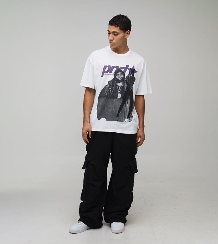 تيشيرت اوفرسايز بطبعة بارتي نكست دور مرخصة