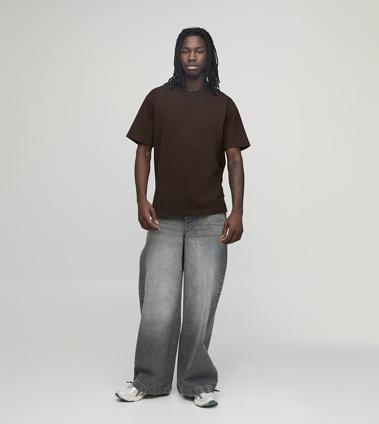 Washed Mid Rise Parachute Fit Jeans